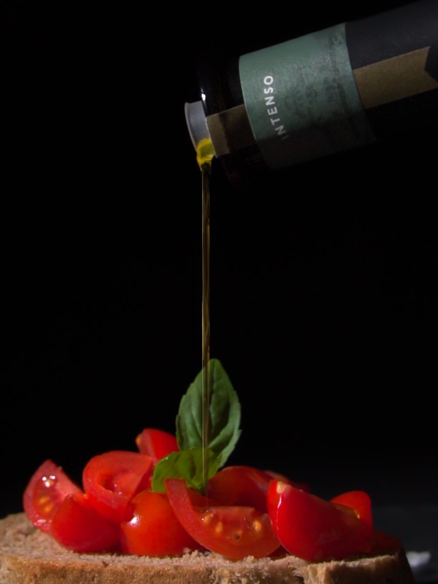Pairing oil and food: A Tenuta Maryamado extra virgin olive oil for every dish.